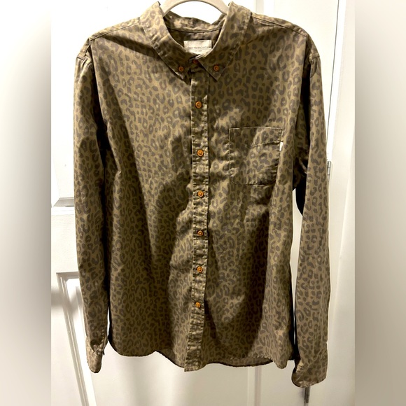 Button up long sleeve OBEY leopard print shirt - Picture 1 of 2